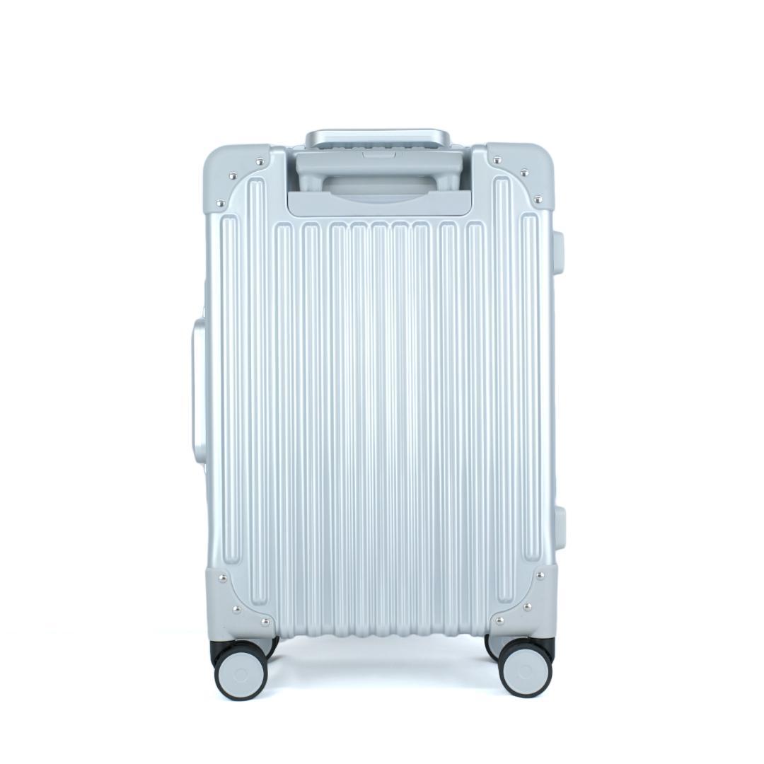 新品・未使用 キャリーケース シルバー Sサイズ スーツケース 機内持ち込み可