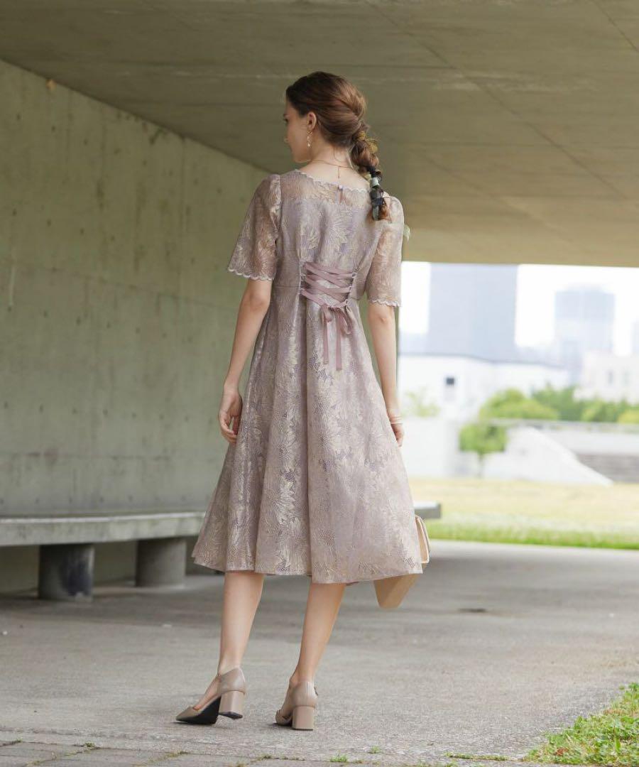 ゴールド花柄ラベンダー色ドレス