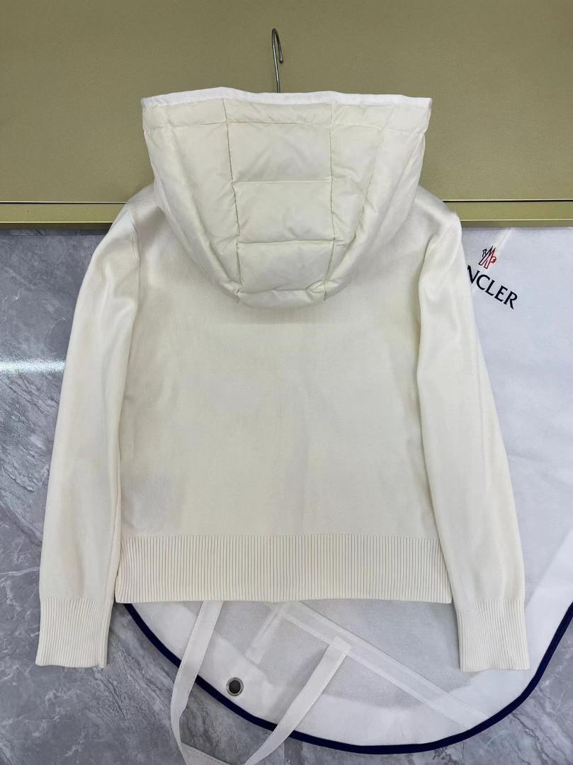 MONCLER ダウンジャケット