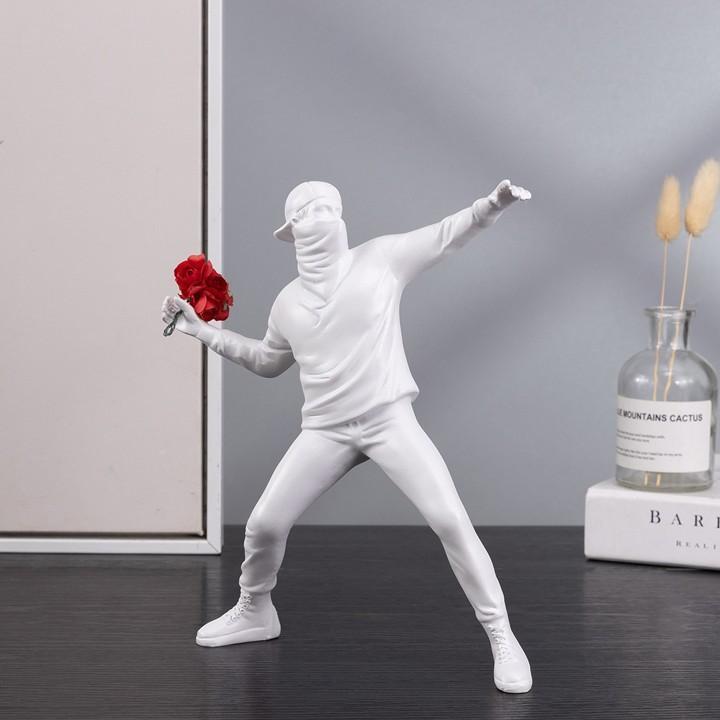 圧巻 バンクシー アート 花を捨てる少年 フィギュア オブジェ ホワイト バンクシー Banksy アート 花を捨てる少年 フィギュア オブジェ