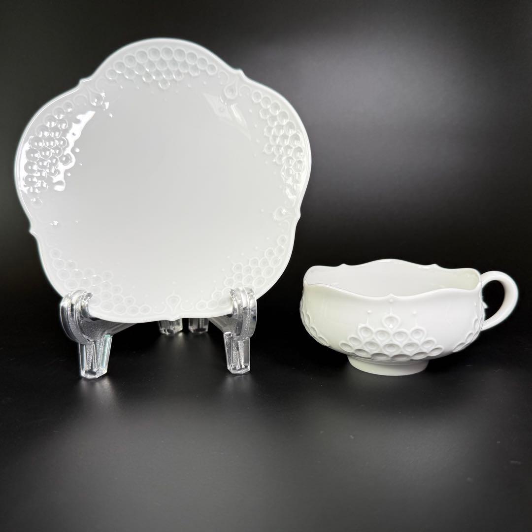 新品 マイセン ホワイトレリーフのティーカップ&ソーサー1客、1級品