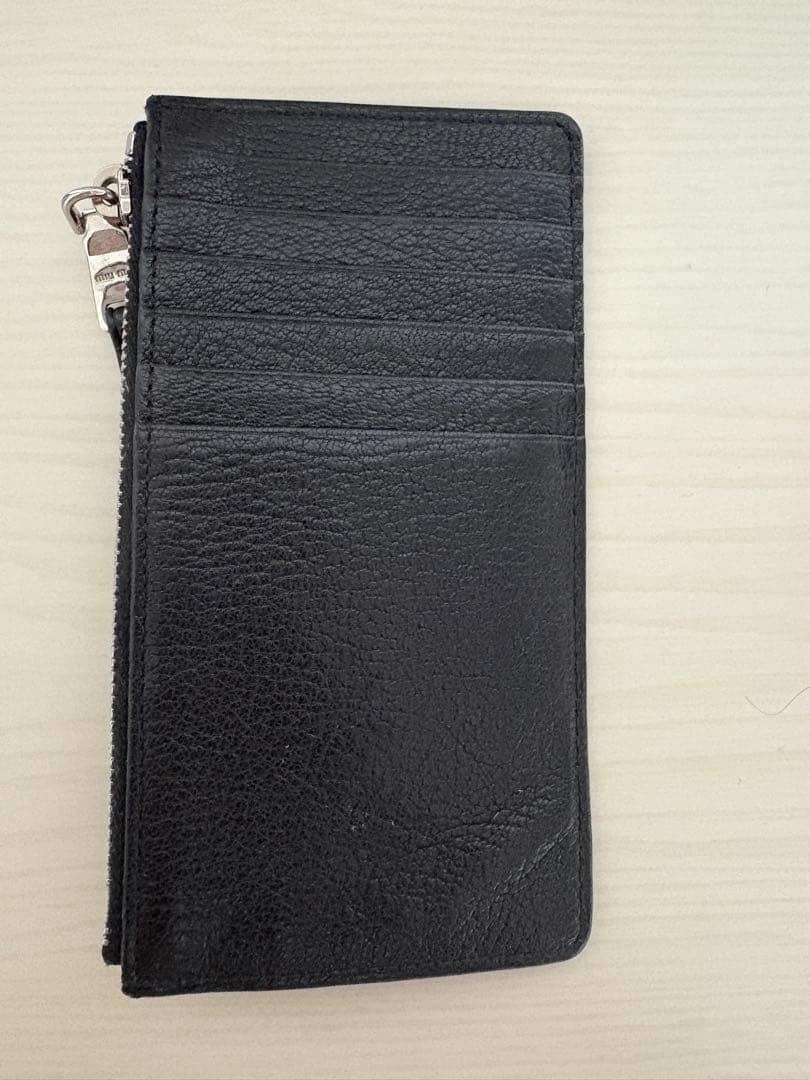 MIU MIU ブラックレザーカードケース【美品】