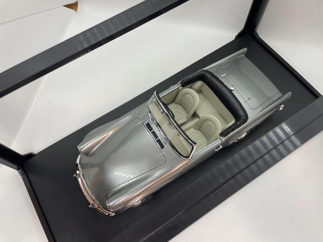 104-046 Cult 1/18 ダイムラー Daimler SP250 104-046 Cult 1/18 ダイムラー Daimler SP250 - メルカリ