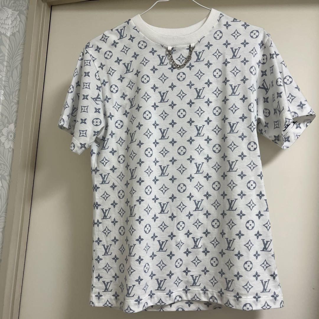 ルイヴィトン　モノグラムTシャツ