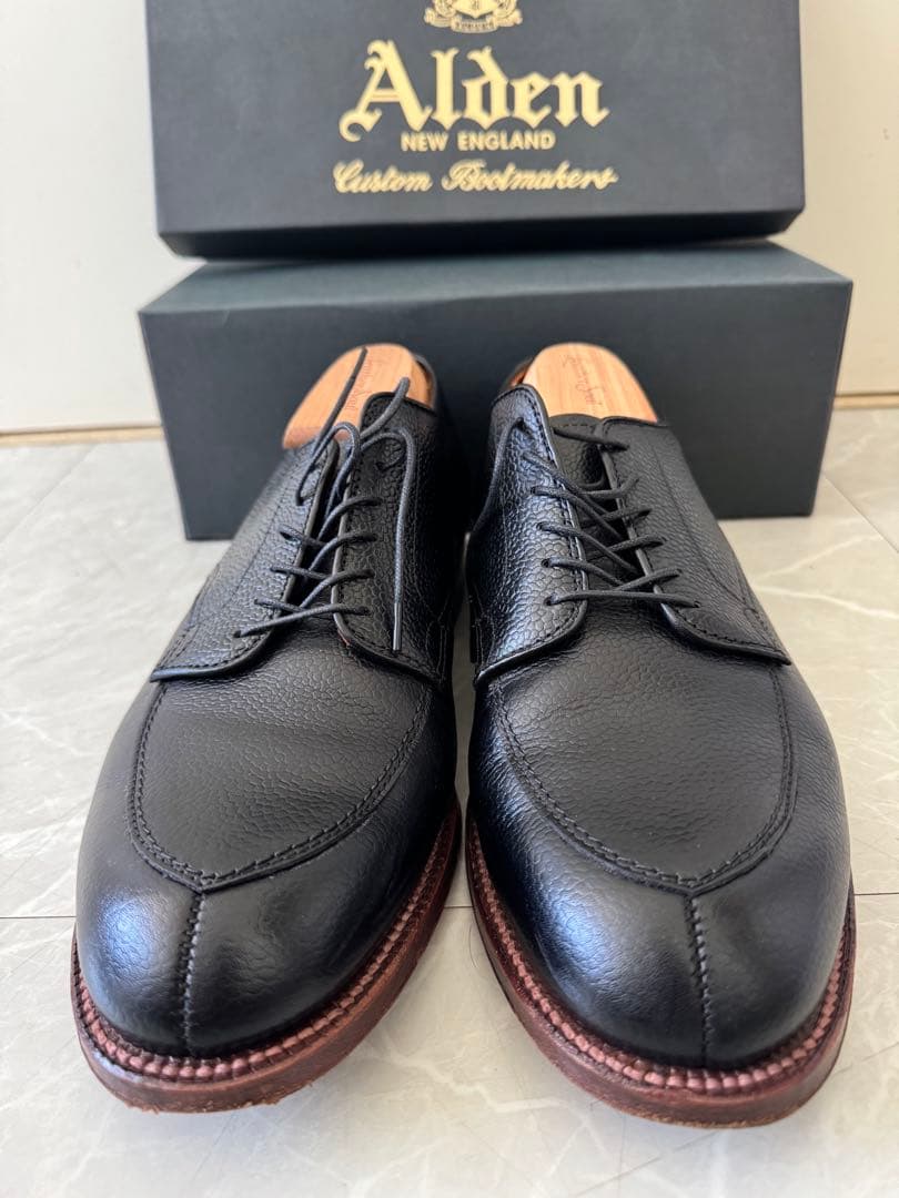美品ALDENオールデンVチップ ブラックアルパインカーフ9E 美品ALDENオールデンVチップ ブラックアルパインカーフ9E - 靴