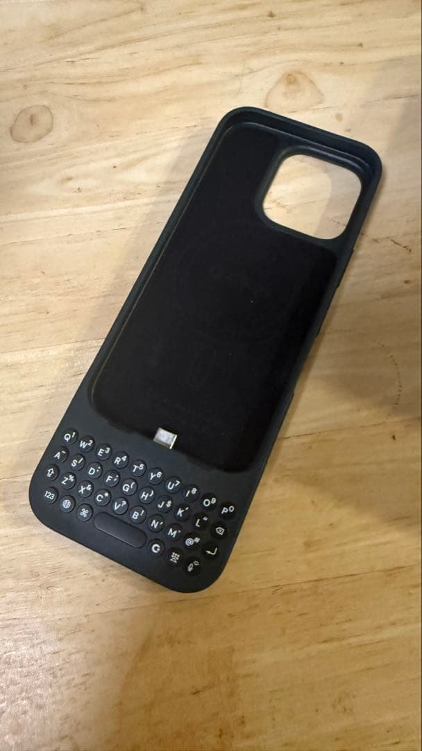 Clicks Keyboard for iPhone 16 ProApple