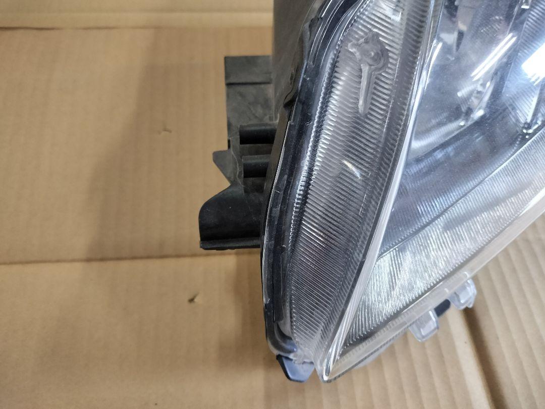 トヨタ プリウス30 ZVW30 後期 左LEDヘッドライト ツーリング
