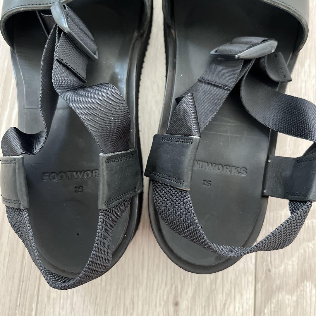 FOOTWORKS ブラック サンダル 26 FOOTWORKS サンダル ブラック 25cm - メルカリ