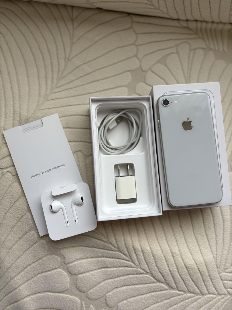 iPhone8 64GB シルバー