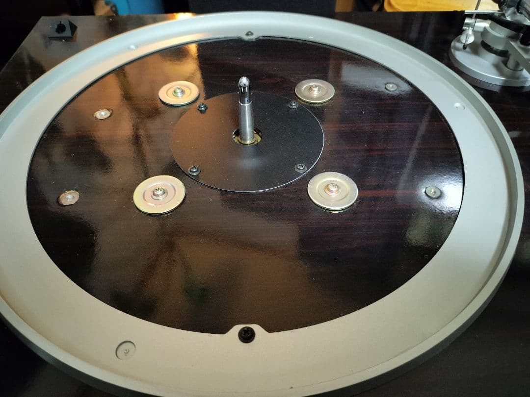 動作品 TRIO (KENWOOD) KP-700 ターンテーブル 動作品 TRIO (KENWOOD) KP-700 ターンテーブル