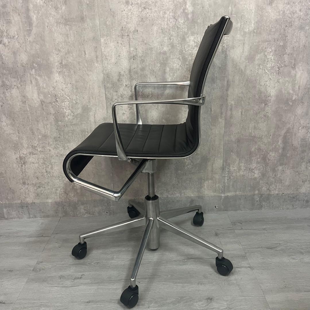 カッシーナイクスシー アリアス ローリングフレーム本革オフィスチェア カッシーナイクスシー アリアス ローリングフレーム本革オフィスチェア