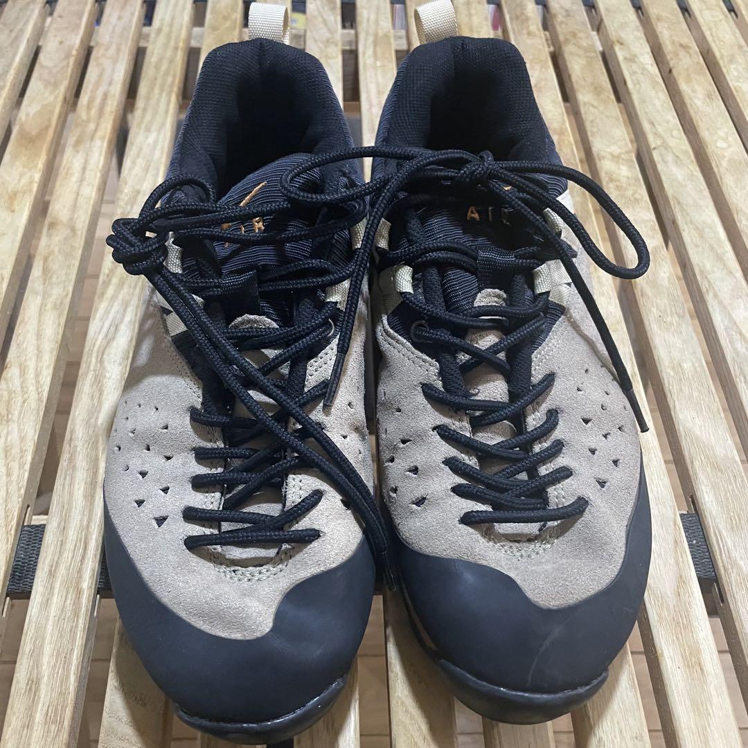靴 NIKE ACG AIR OKWAHN