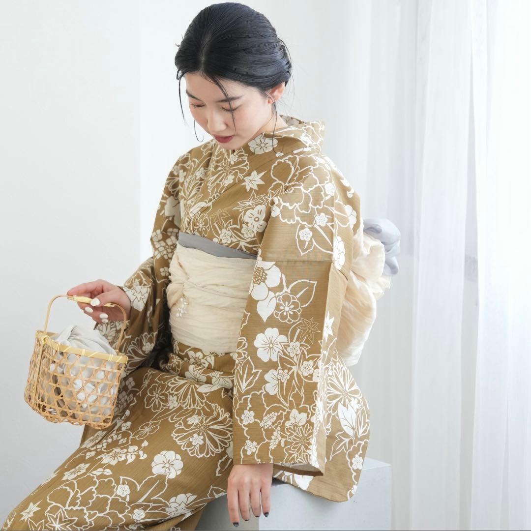 【新品】utatane 浴衣3点セット 古典レトロ 珈琲ミルクの古典花 帯 下駄