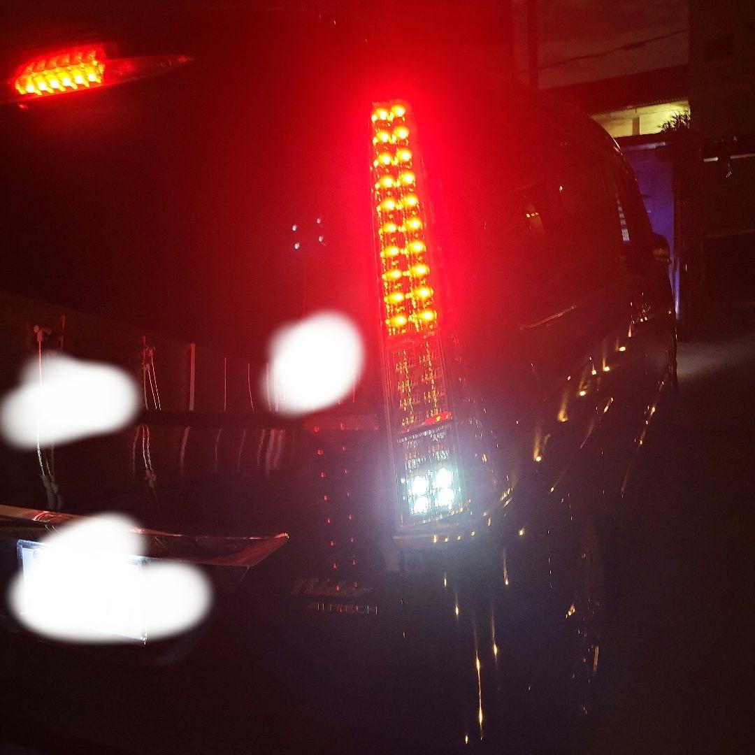 セレナ LEDテールやや傷や汚れあり