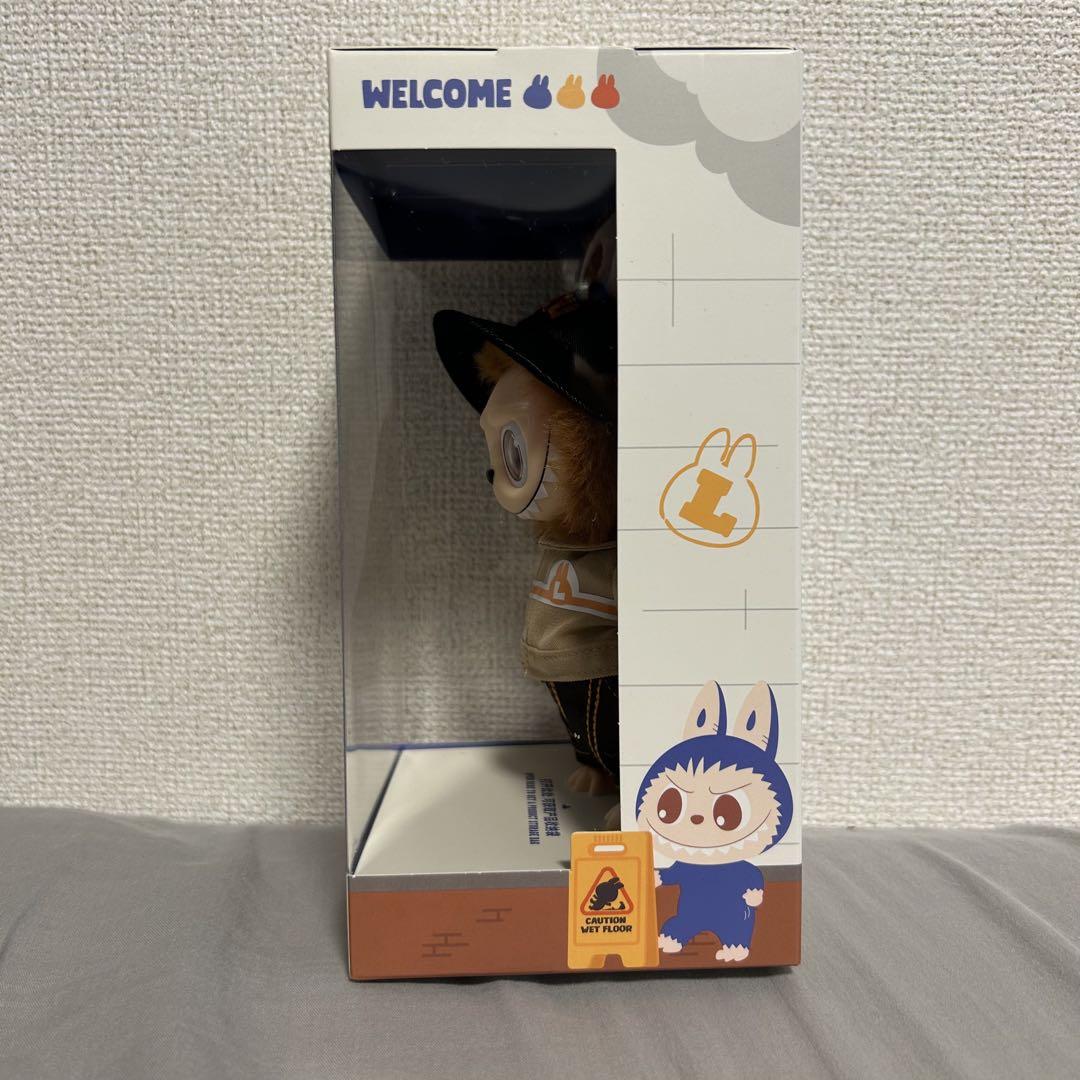 POP MART WACKY MART ぬいぐるみペンダント ラブブ 店員ラブブ ラブブ WACKY MART ぬいぐるみペンダント 店員ラブブ - メルカリ