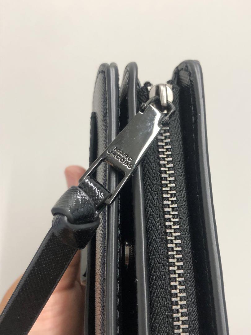 新品！マークジェイコブス MARC JACOBS 黒 二つ折り財布