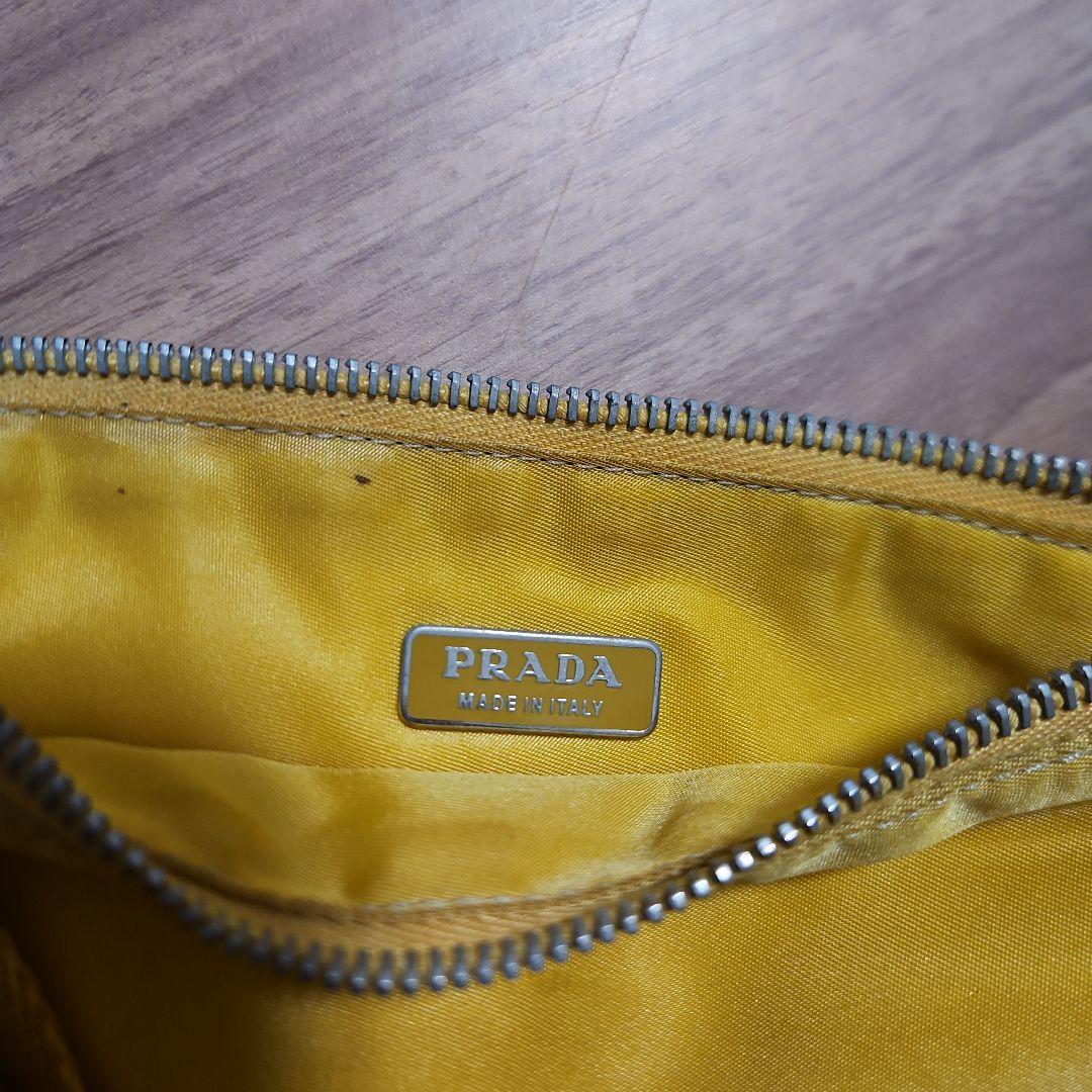 PRADA イエローナイロンハンドバッグ PRADA イエローナイロンハンドバッグ
