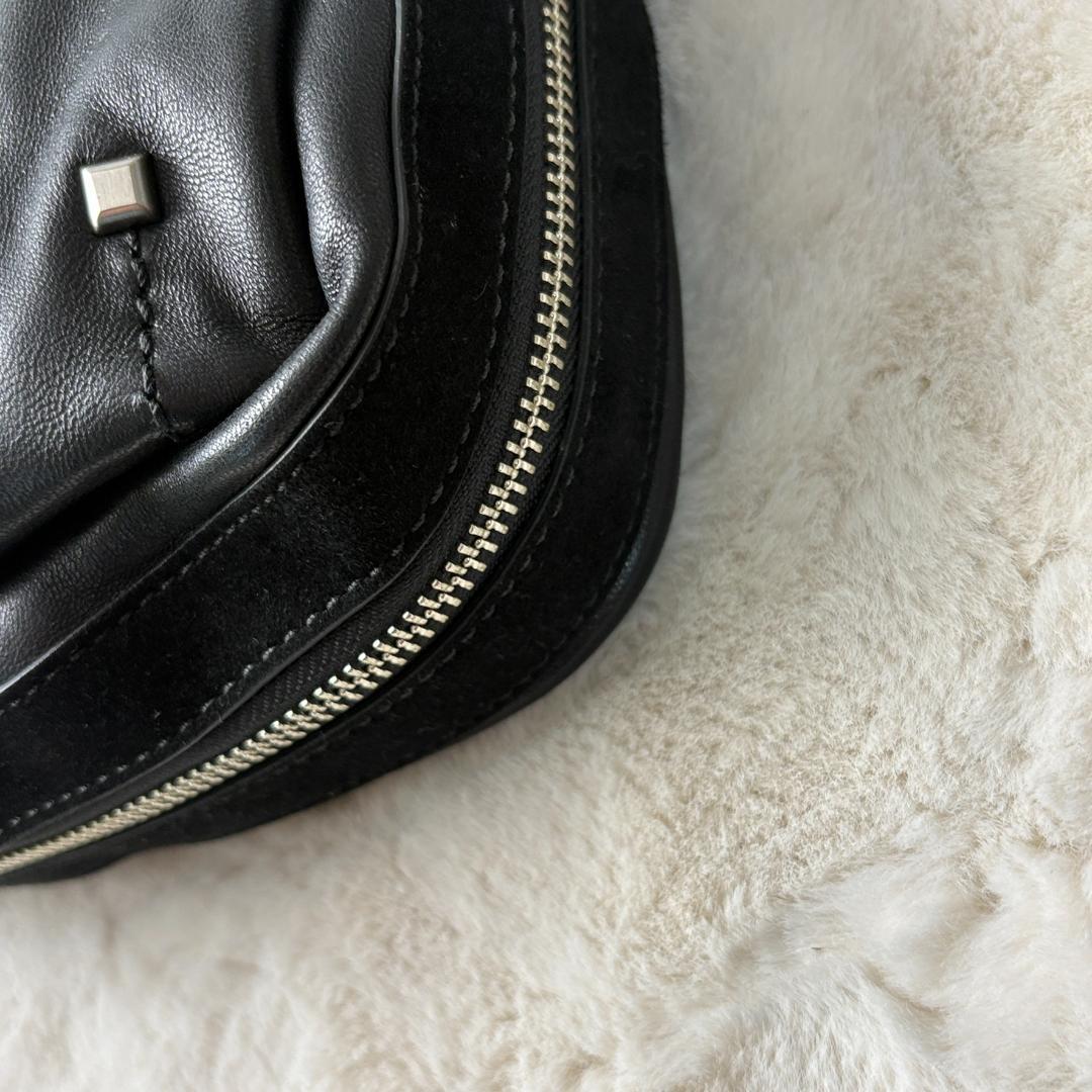 TUMI ブラック レザー ショルダーバッグ　鍵