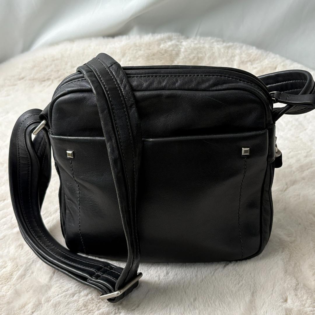 TUMI ブラック レザー ショルダーバッグ　鍵
