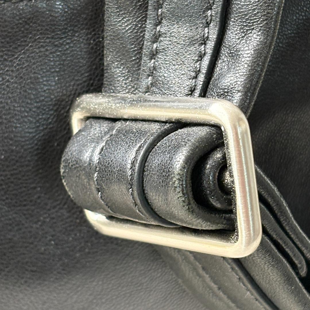 TUMI ブラック レザー ショルダーバッグ　鍵