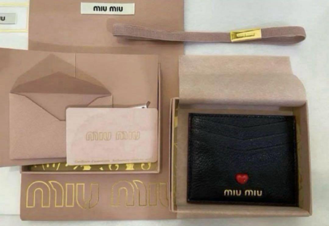 MIUMIU 定期入れ パスケース マドラスラブ