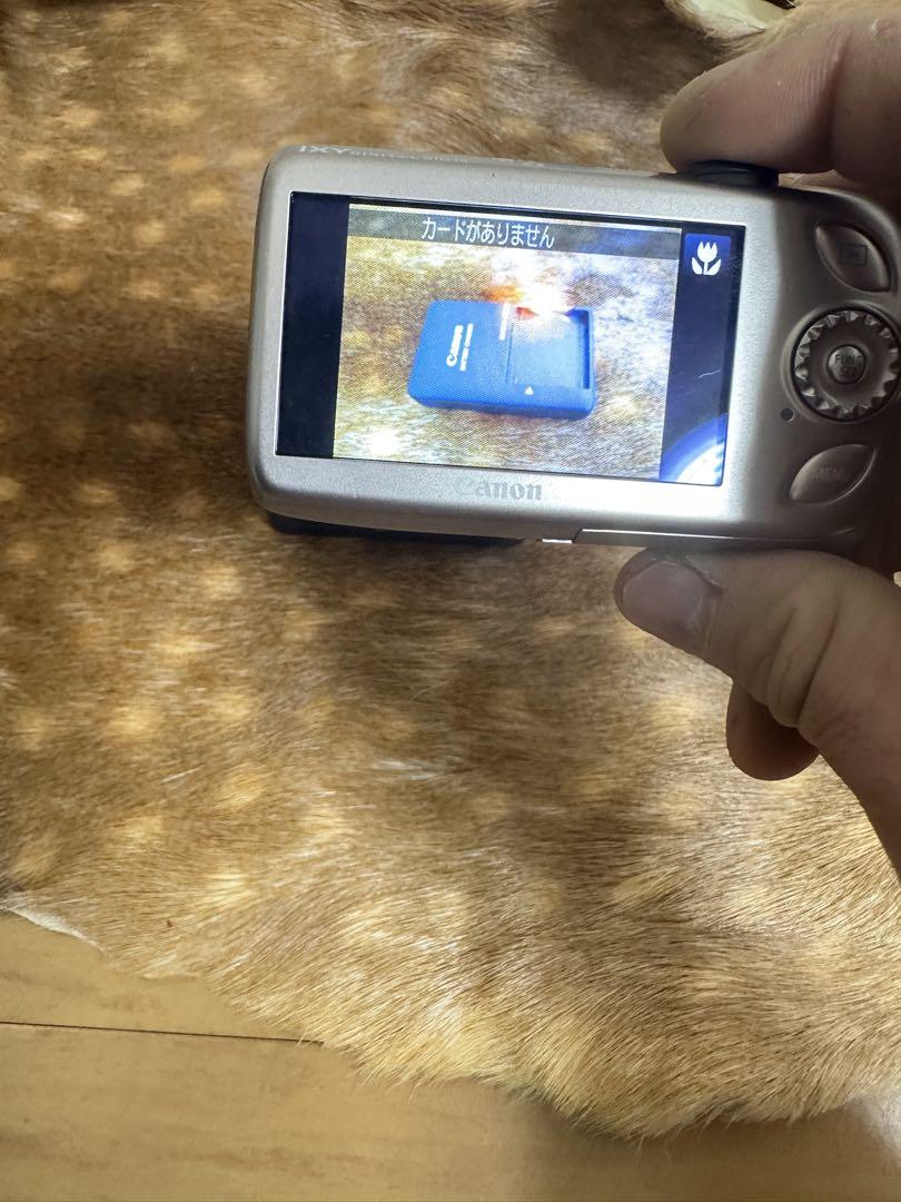 Canon IXY DIGITAL 121 IS ゴールド 本体と充電器