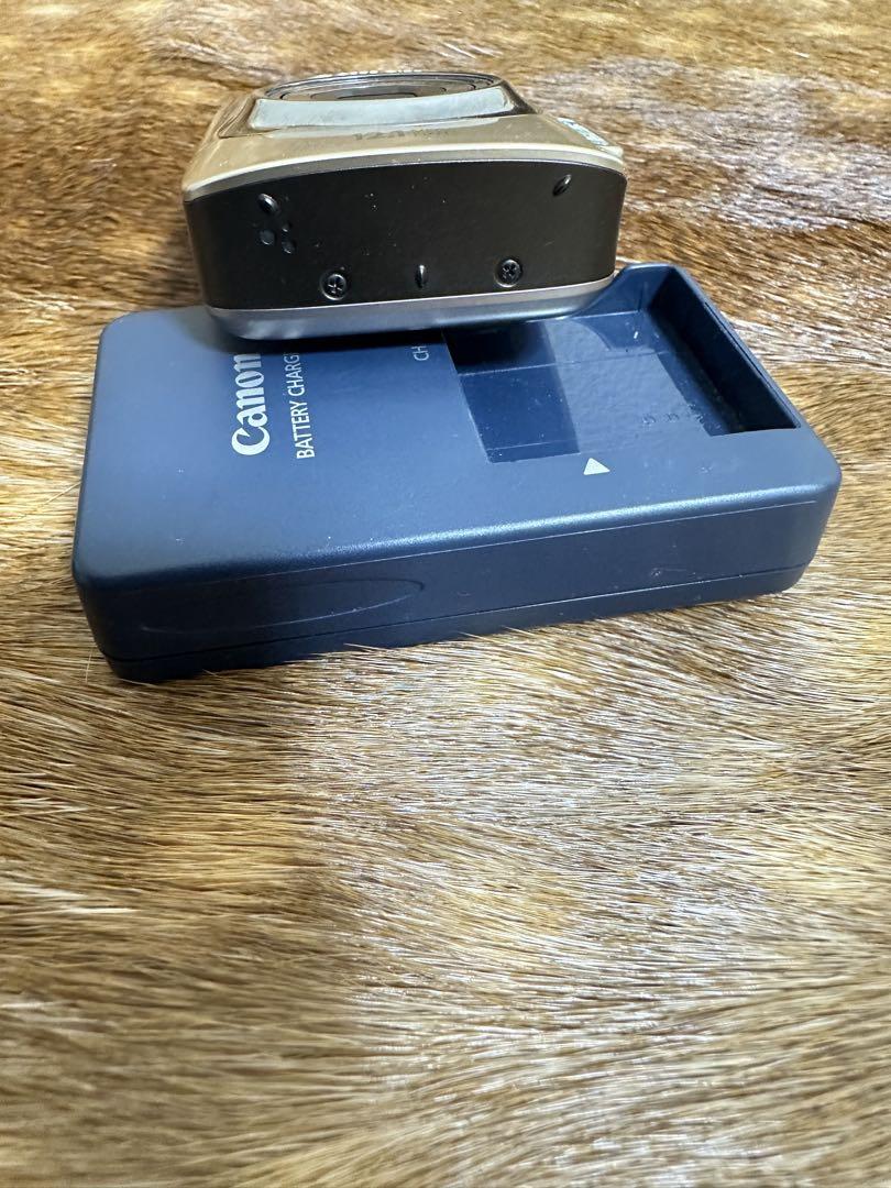 Canon IXY DIGITAL 121 IS ゴールド 本体と充電器