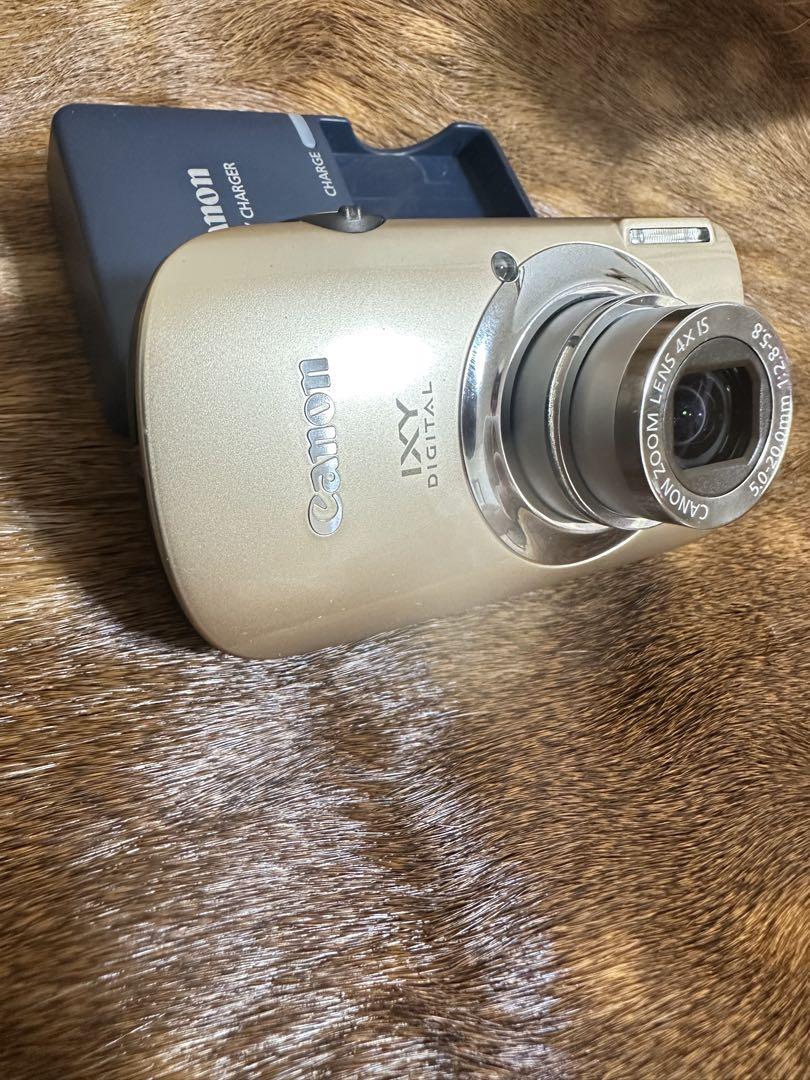 Canon IXY DIGITAL 121 IS ゴールド 本体と充電器