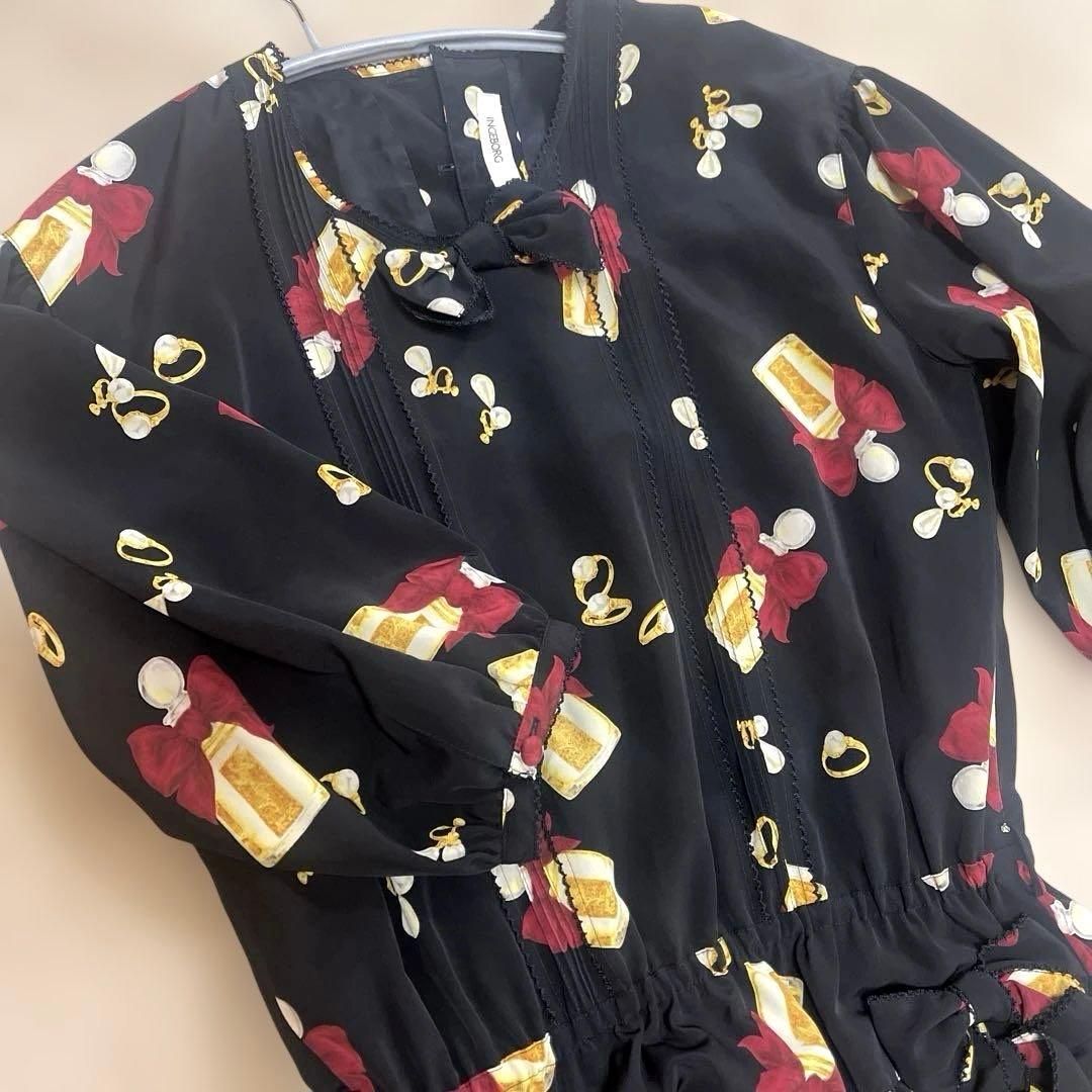 インゲボルグ　ロングワンピース　リングとパフュームボトルのデザイン