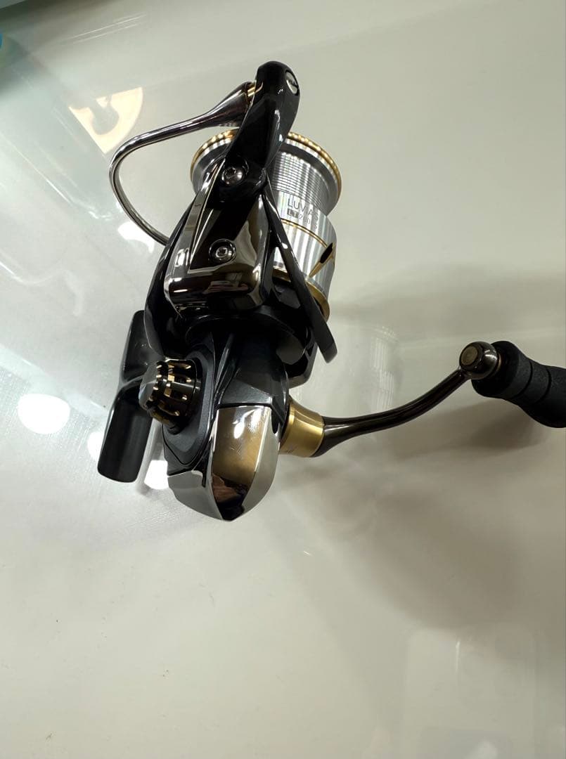 ダイワ 20 LUVIASルビアス FC LT2000S カスタム OH済 ダイワ 20 LUVIASルビアス FC LT2000S カスタム OH済