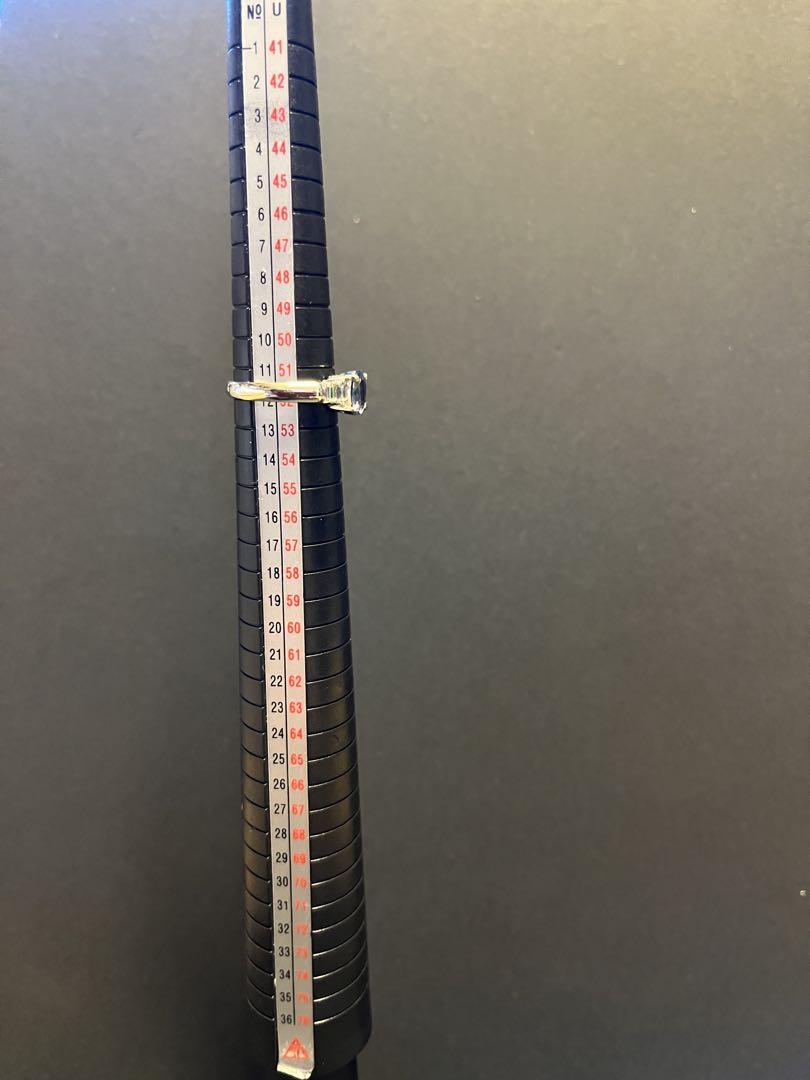 pt850リング タンザニアとダイヤが施されている