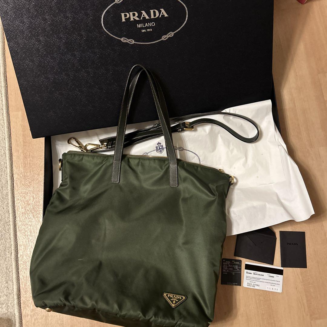 プラダトートーバック PRADA プラダ トートバッグ オールレザー 肩掛け可 三角プレート