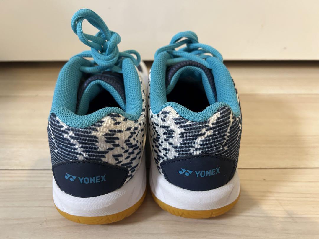 【新品】ヨネックス　バドミントンシューズ　23.0