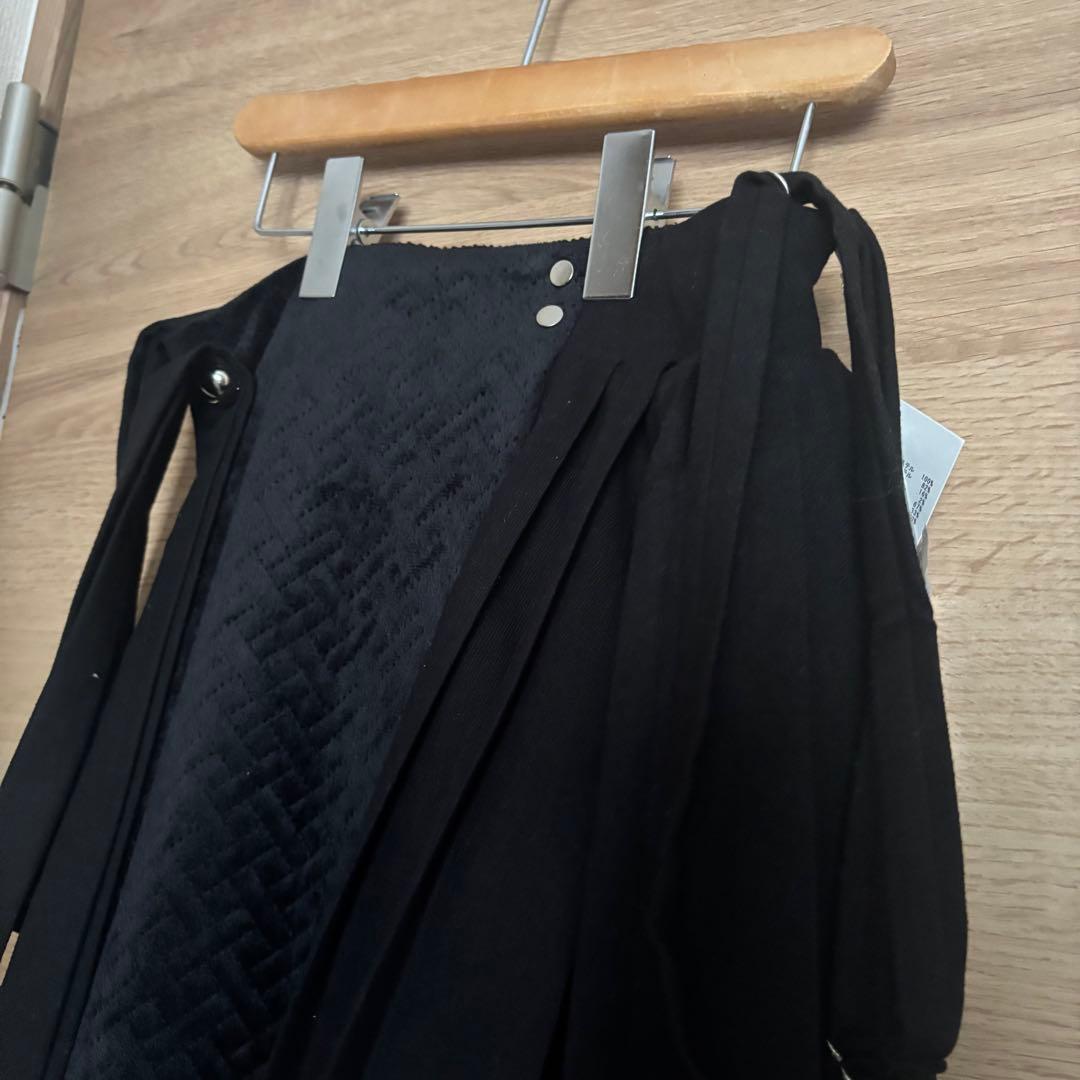 Asymmetry tiered ベロアキルトスカート Asymmetry tiered ベロアキルトスカート