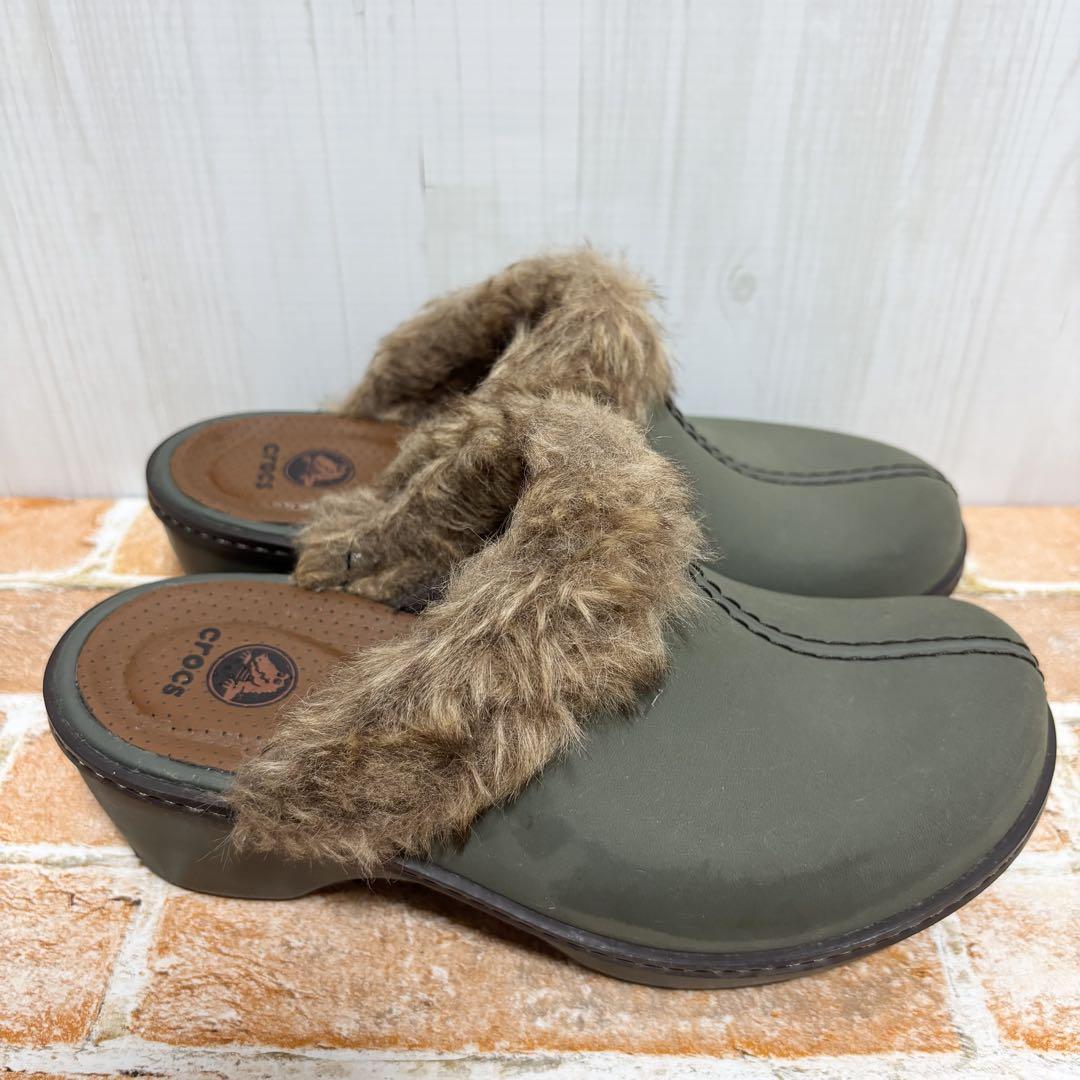 crocs クロックス コブラー ファズ グロッグ ファー　サボサンダル 厚底