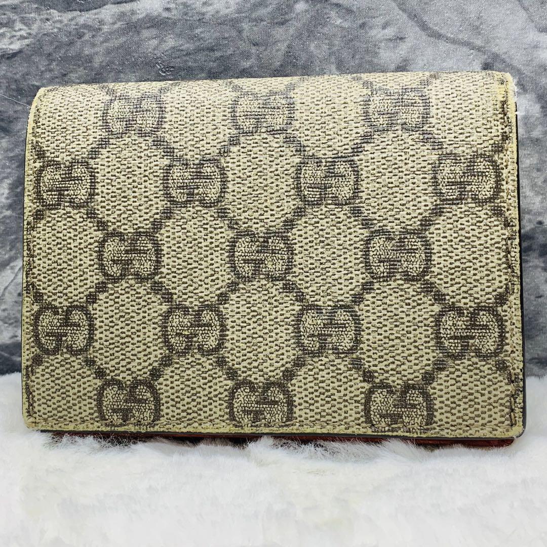 希少 Gucci 二つ折り財布 ハートと蛇刺繍