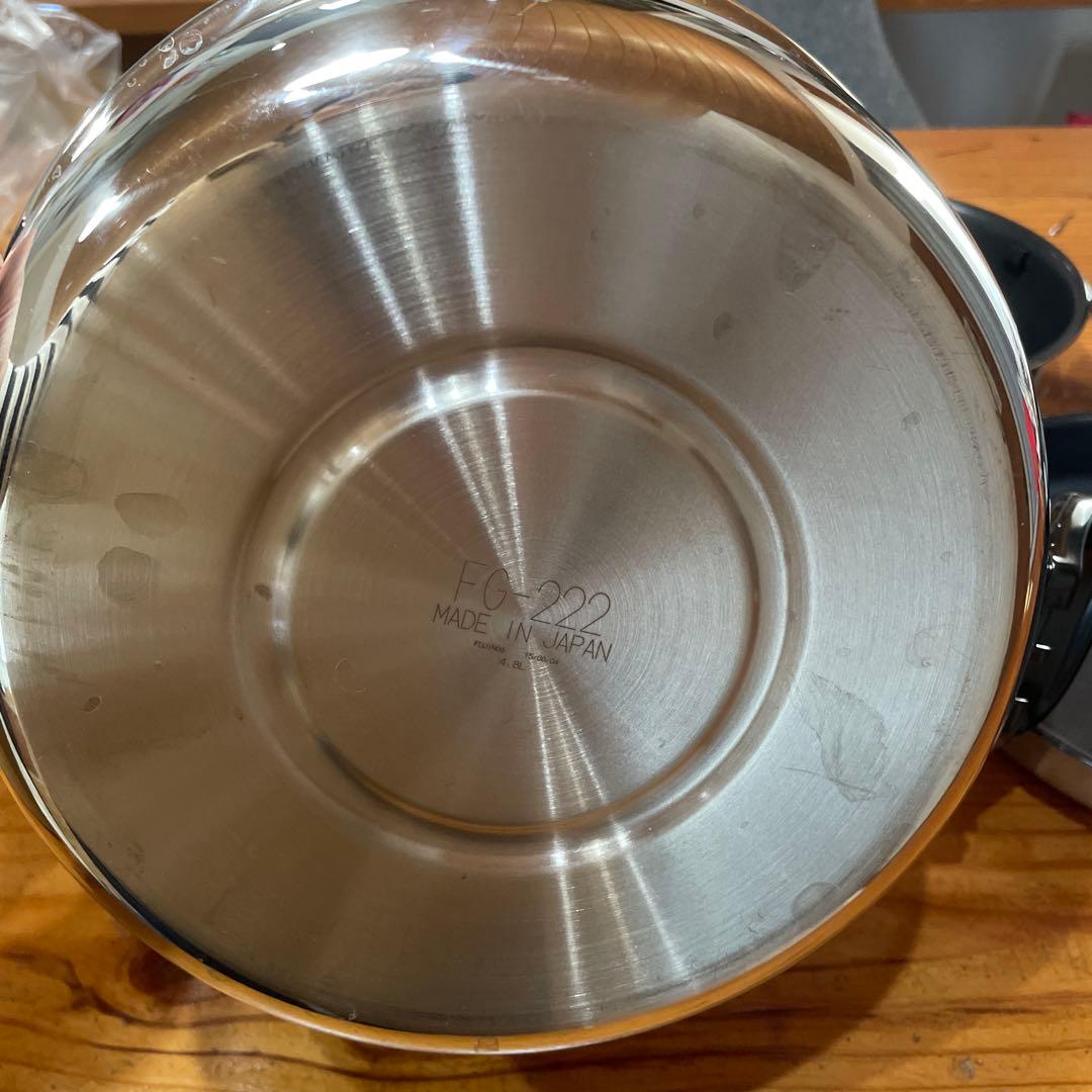 不思議な蒸気鍋やや傷や汚れあり