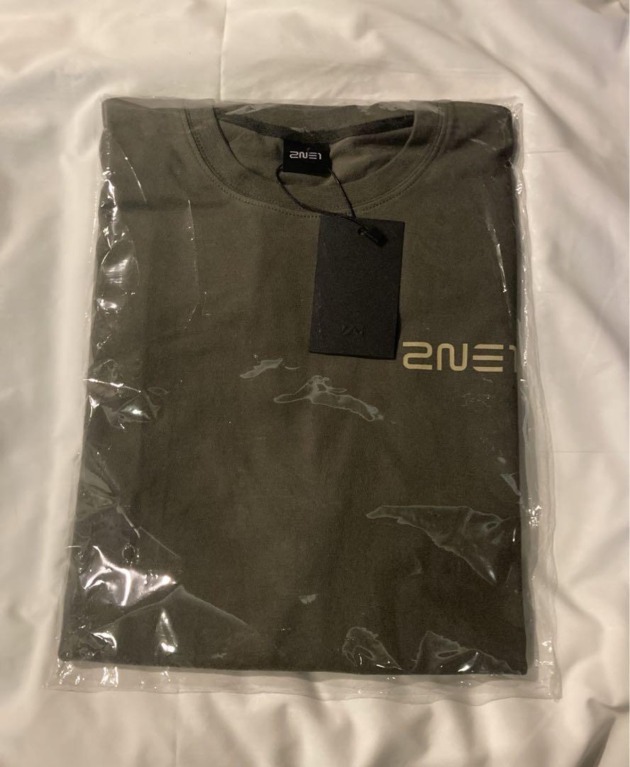 2NE1 ワールドツアー韓国アパレルLOVE T-SHIRTソウルコンファンL 2NE1 ワールドツアー Tシャツ Lサイズ 韓国限定 ソウルコン