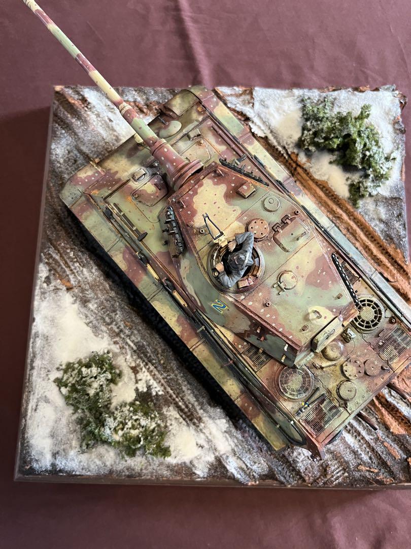 1/35 ドイツ　キングタイガー　ジオラマ