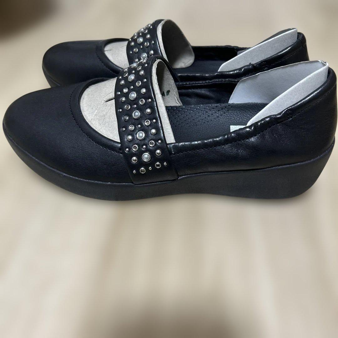 【海外輸入】 fitflop ストラップ付き黒シューズ - メルカリ バレエ