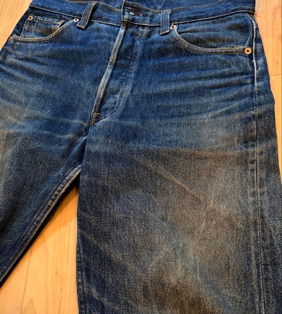 80s 90s リーバイス 501 USA製 ヒゲ ハチノス 色落ち抜群 ドス黒 80s 90s リーバイス 501 USA製 ヒゲ ハチノス 色落ち抜群 ドス黒