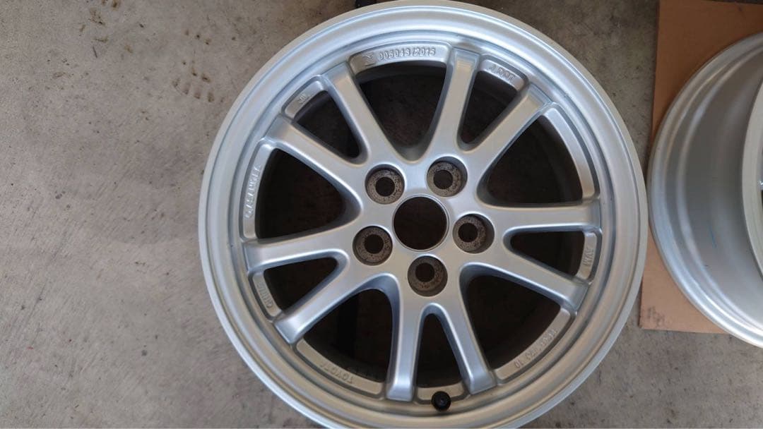 プリウス50系純正ホイール
