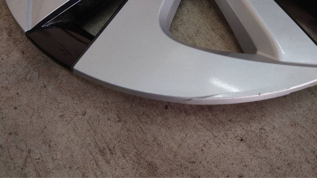 プリウス50系純正ホイール