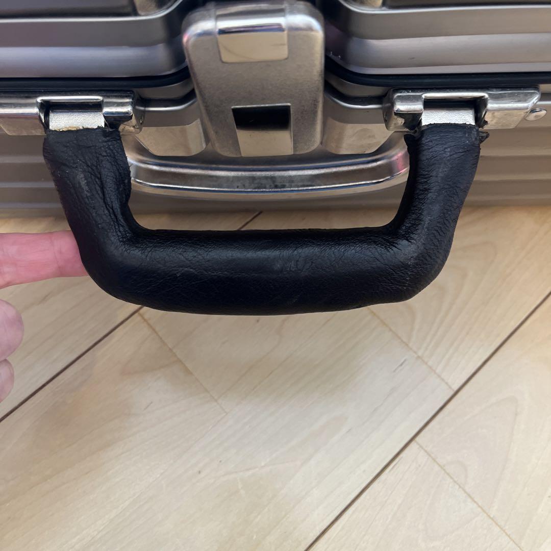 リモア　スーツケース　ゴールド