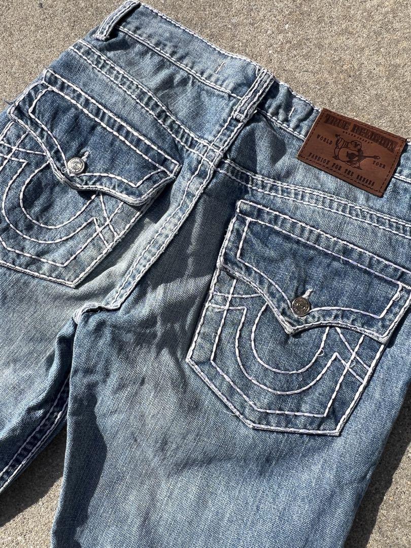 True religion トゥルーレリジョン ストレート io着用