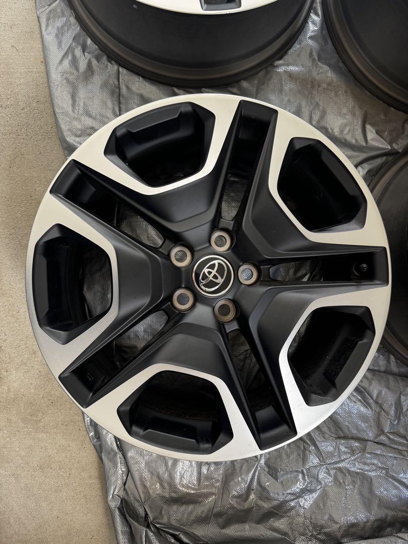 RAV4 アドベンチャー　純正ホイール　4本セット（その1、2本分）