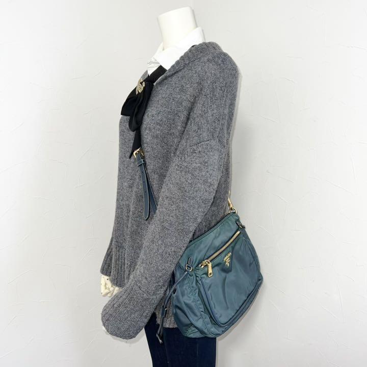 限定品低価 PRADA 斜め掛け ロゴ グリーン 緑 c4ytS-m18058293534 プラダ ナイロン ショルダーバッグ 超激安安い