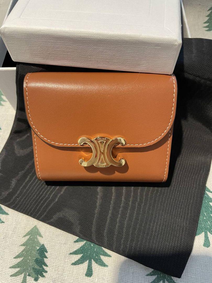 セリーヌ CELINE トリオンフ コンパクト シャイニースムース セリーヌ CELINE トリオンフ コンパクト シャイニースムース