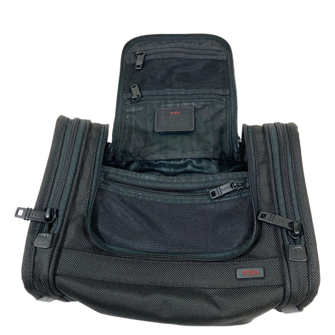 【美品 希少】TUMI トラベルバッグ 大容量 22134DH ハンガー付き 美品 希少】TUMI トラベルバッグ 大容量 22134DH ハンガー付き