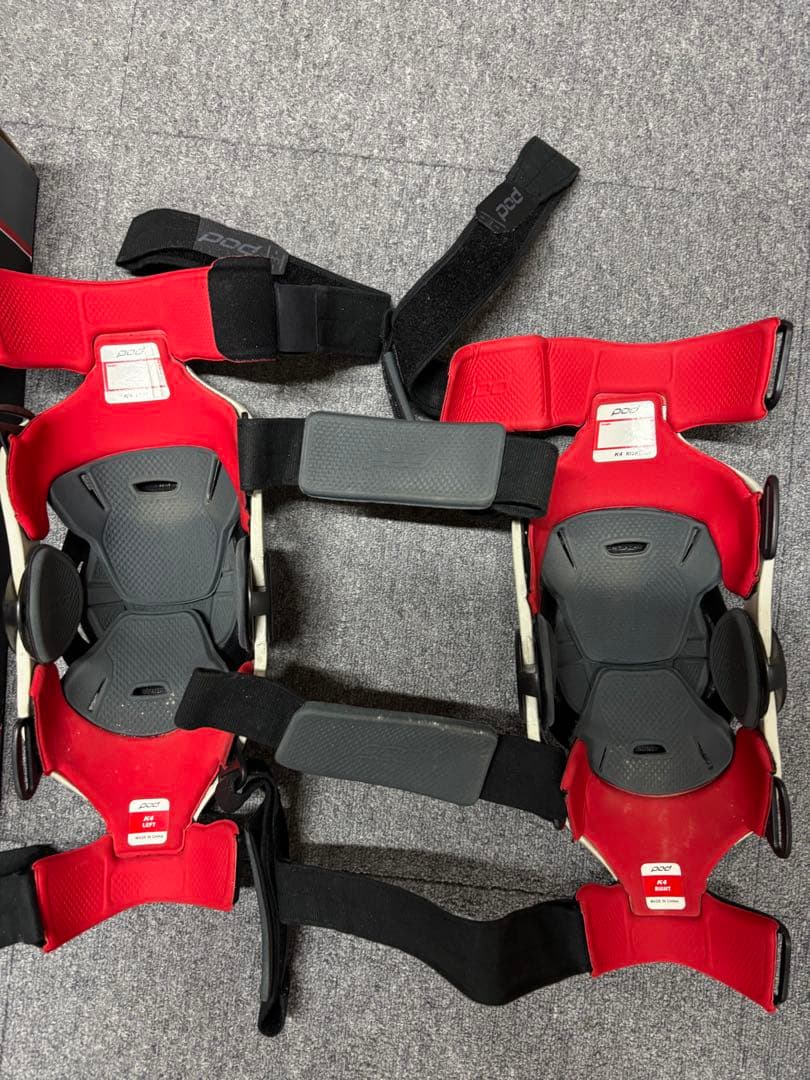 全国一律送料無料で お届け. POD ニーブレースK4 膝プロテクター ホワイト|ブラックやや傷や汚れあり 美しい